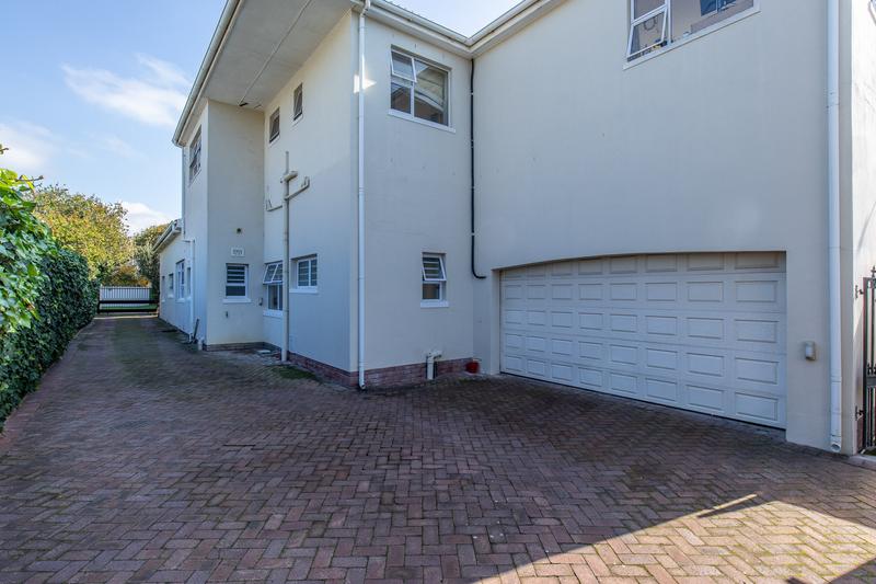 5 Bedroom Property for Sale in Constantia Western Cape